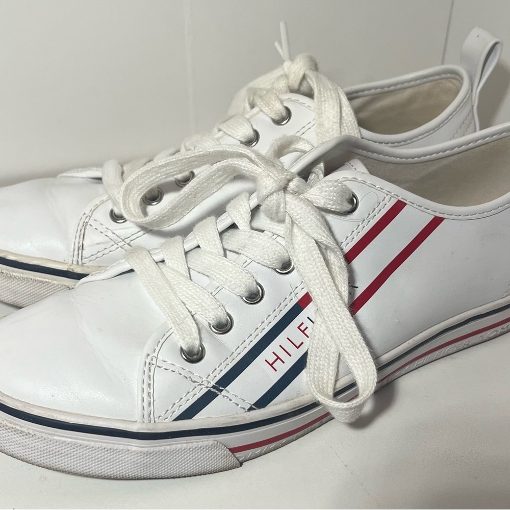 Tommy Hilfiger Women’s White Sneakers with Red and Blue Accents Size 7.5